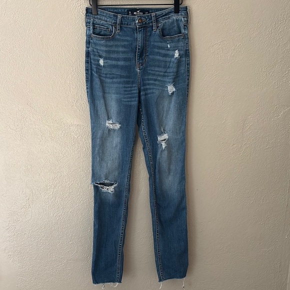 Women’s Hollister Ultra High Rise Super Skinny Distressed Jeans Size 5L 27W 32L - Picture 1 of 9